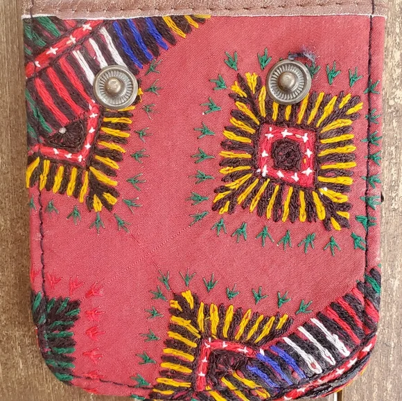 🔮🎱 Free People Boho Embroidered Repurposed vtg banjara hippie Wallet card case - Picture 7 of 12